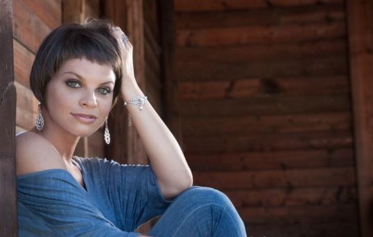 Alessandra Amoroso im woman
